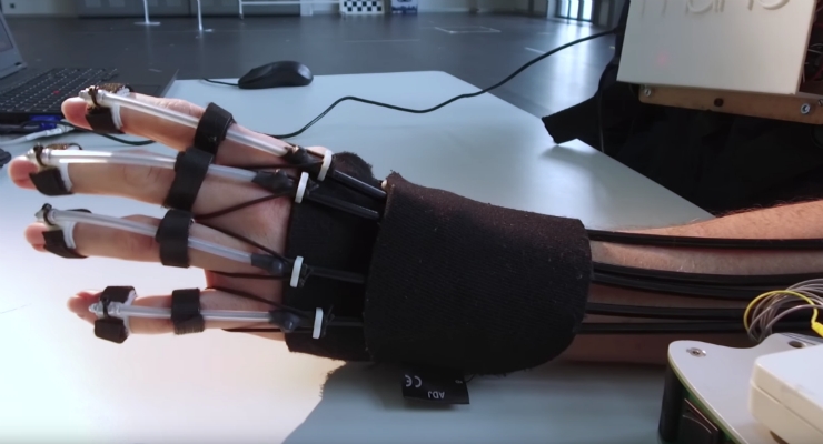 Exoskeleton Hand Controllers Feedback Enhances Brainwave Control of Novel Hand-Exoskeleton - ODT